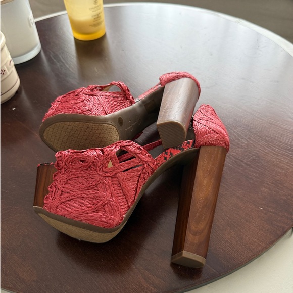 Jessica Simpson Coral Pink Raffia Platform Heels - Size 7M - Picture 3 of 5